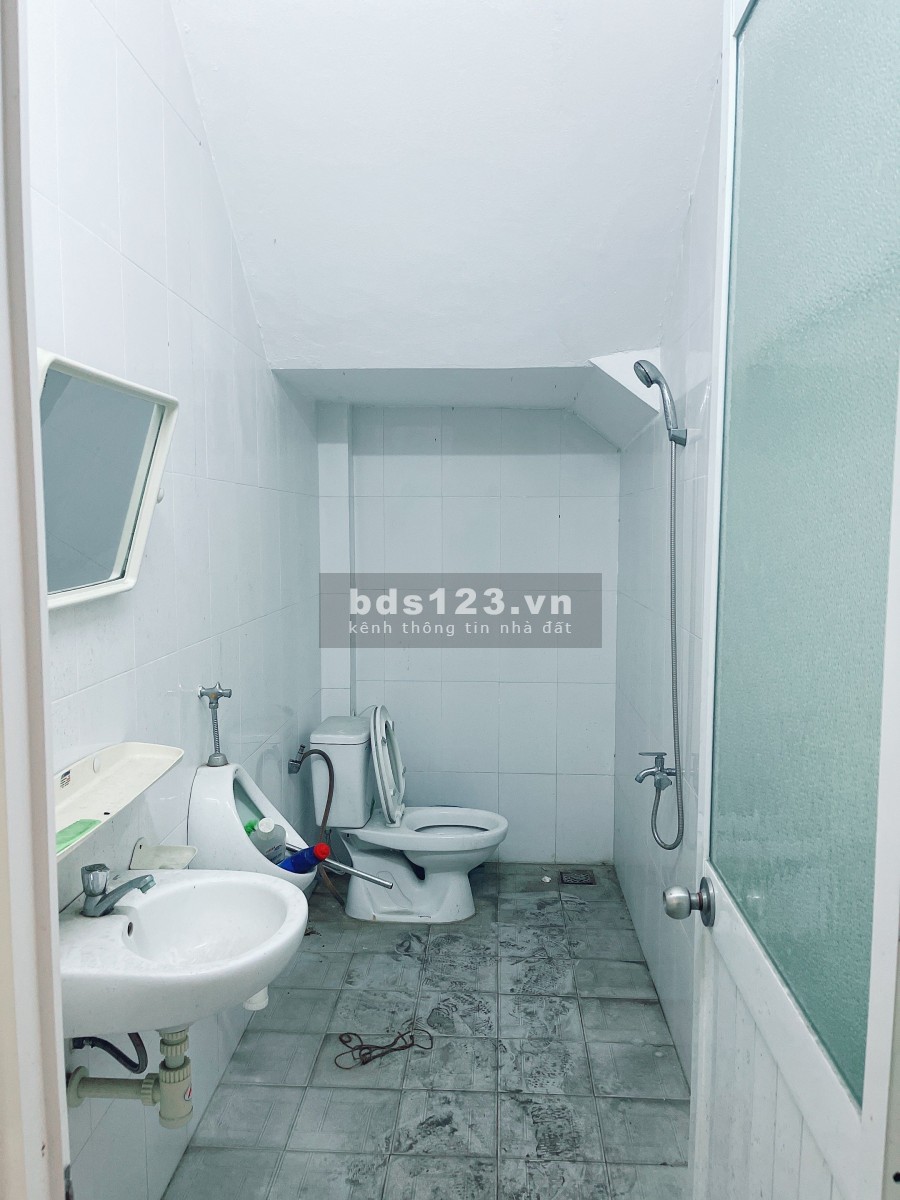 Cho thuê nhà mặt tiền đường Đống Đa Đà Bẵng nguyên căn giá 15 triệu ngang 5m