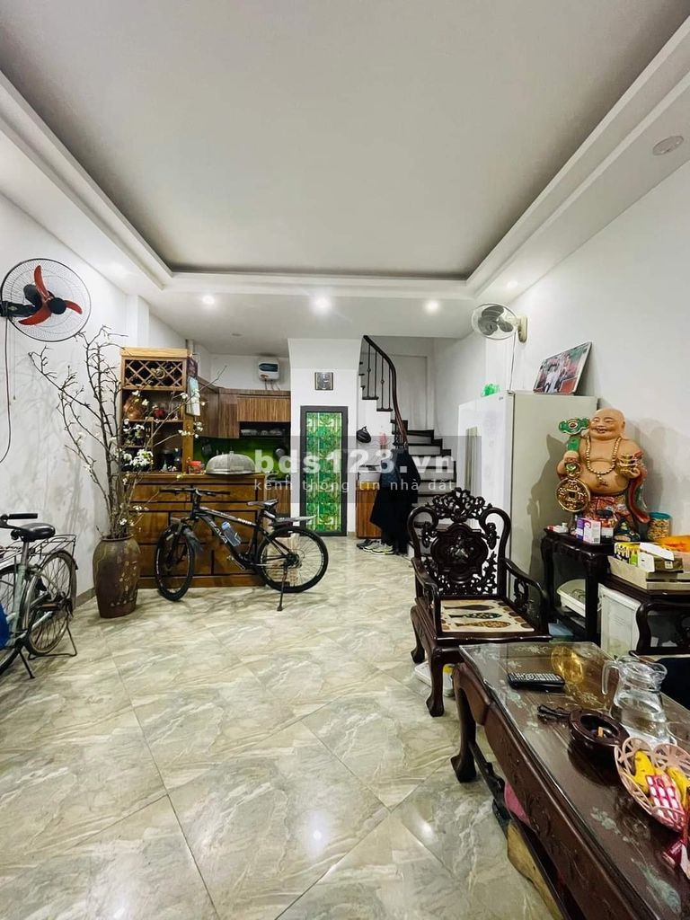 Bán nhà gấp gần đạ học công nghiệp diện tích sử dụng 42m2, giá bán nhỉnh 4 tỷ lh 0977049345