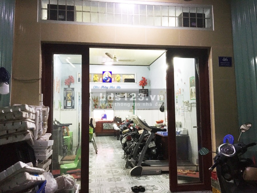 Cần tiền bán lỗ nhà mặt tiền chợ tân hương hoặc cho thuê (46 nguyễn dữ, tân quý, tân hương, tphcm).