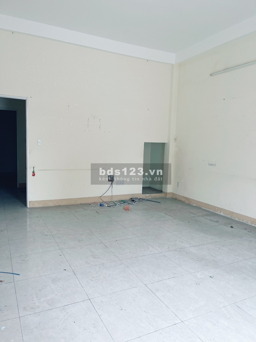 Cho thuê nhà mặt tiền đường Đống Đa Đà Bẵng nguyên căn giá 15 triệu ngang 5m