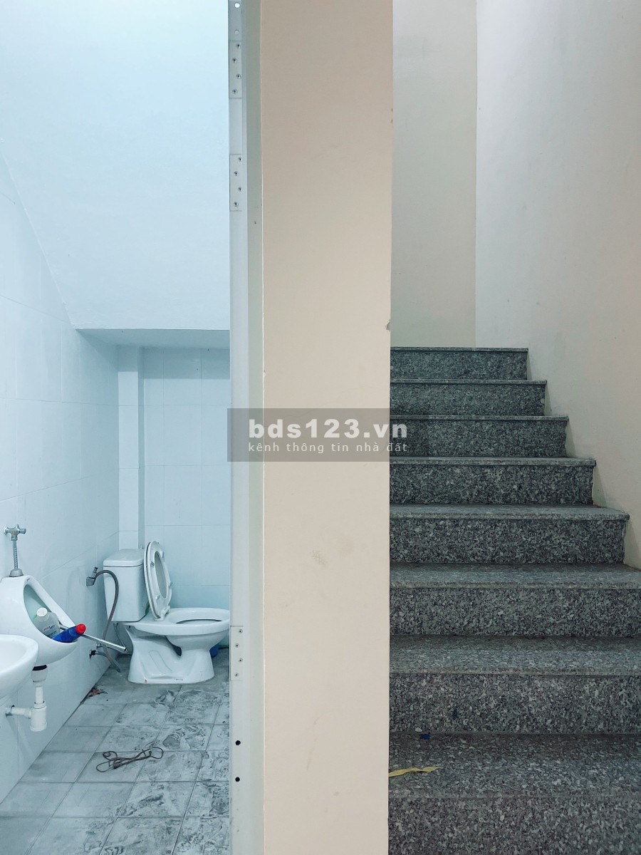 Cho thuê nhà mặt tiền đường Đống Đa Đà Bẵng nguyên căn giá 15 triệu ngang 5m