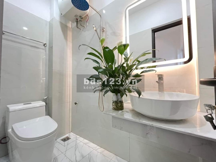 Nhà hồ Ba Mẫu đúc bê tông kiên cố 5 tầng diện tích sử dụng 60m2 mặt tiền 5m lh 0836501526