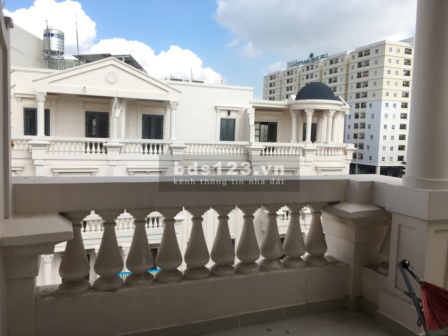 Cho thuê căn hộ studio trong nhà phố Cityland ban công rộng