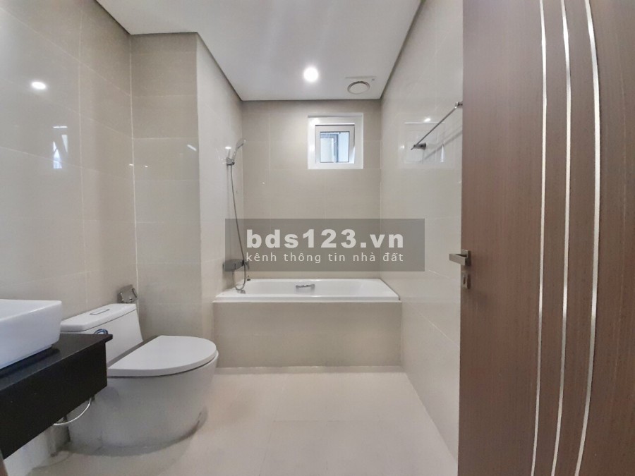 Cho thuê căn hộ tòa L3 dự án Ciputra Tây Hồ 154m2 3 phòng ngủ đủ đồ