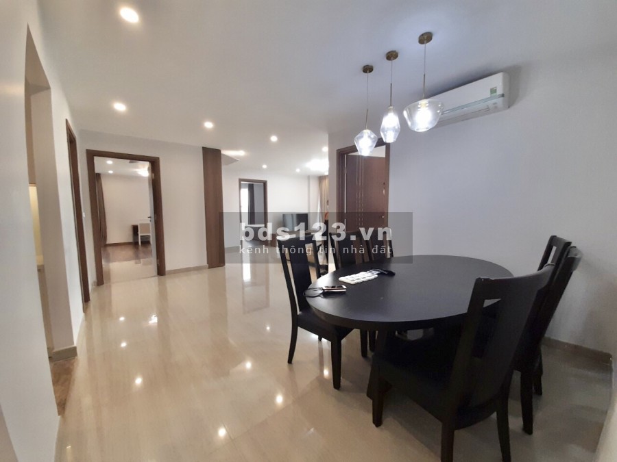 Cho thuê căn hộ tòa L3 dự án Ciputra Tây Hồ 154m2 3 phòng ngủ đủ đồ