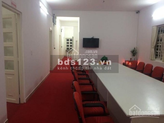 Toà nhà dịch vụ 5 tầng Hoàng Diệu 2, diện tích 230m2, giá 26 tỷ, cho thuê gần 100 triệu/tháng