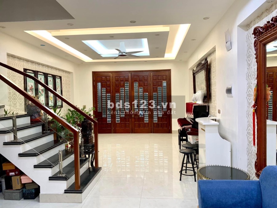 Bán nhà Mặt phố Vũ Phạm Hàm, Cầu Giấy 142m2 x5 Tầng, MT6 mét, Thang máy- Kinh Doanh Đỉnh
