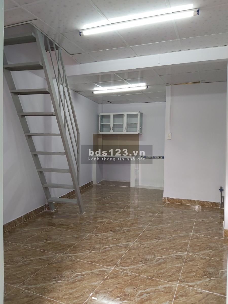 Cho thuê nhà nguyên căn 1 trệt 1 lầu diện tích 3x6, đường Trần Xuân Soạn Quận 7