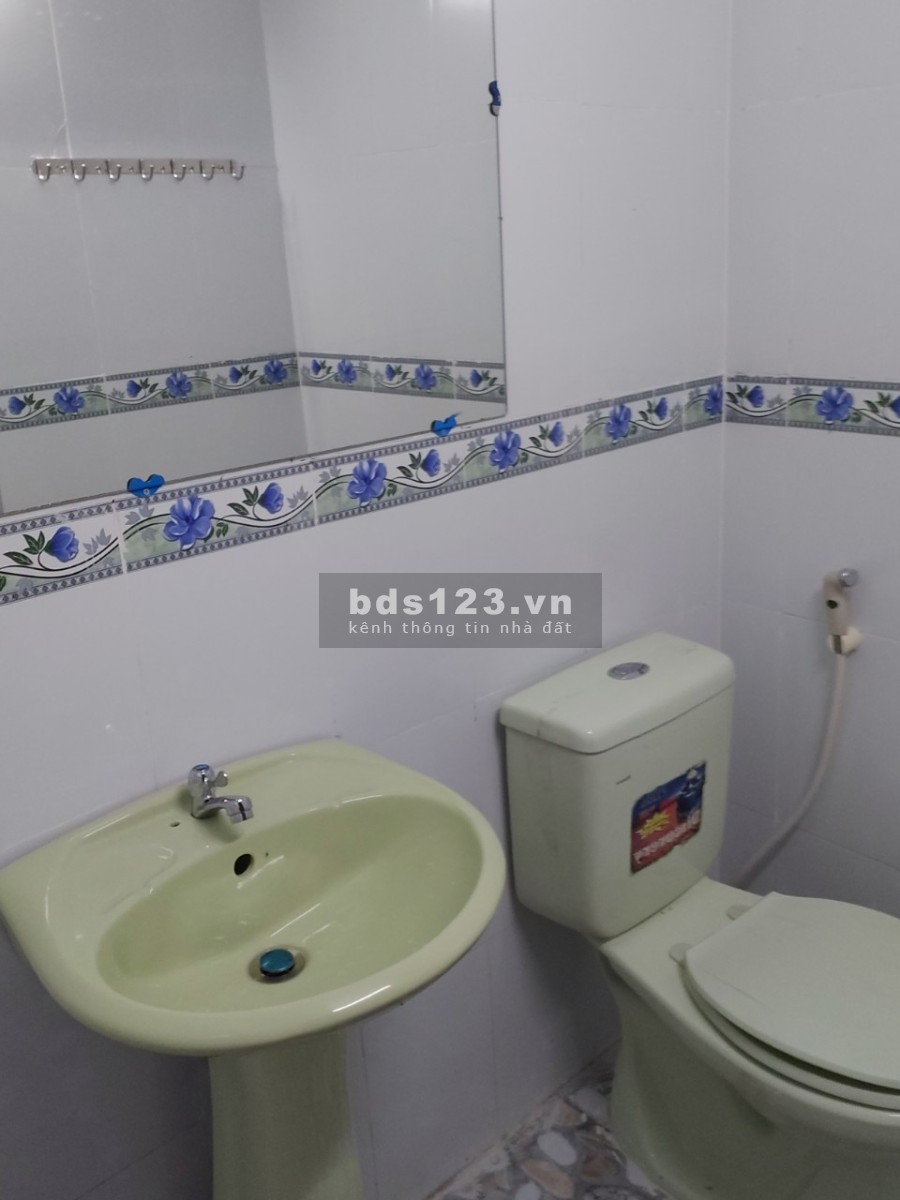 Cho thuê nhà nguyên căn 1 trệt 1 lầu diện tích 3x6, đường Trần Xuân Soạn Quận 7