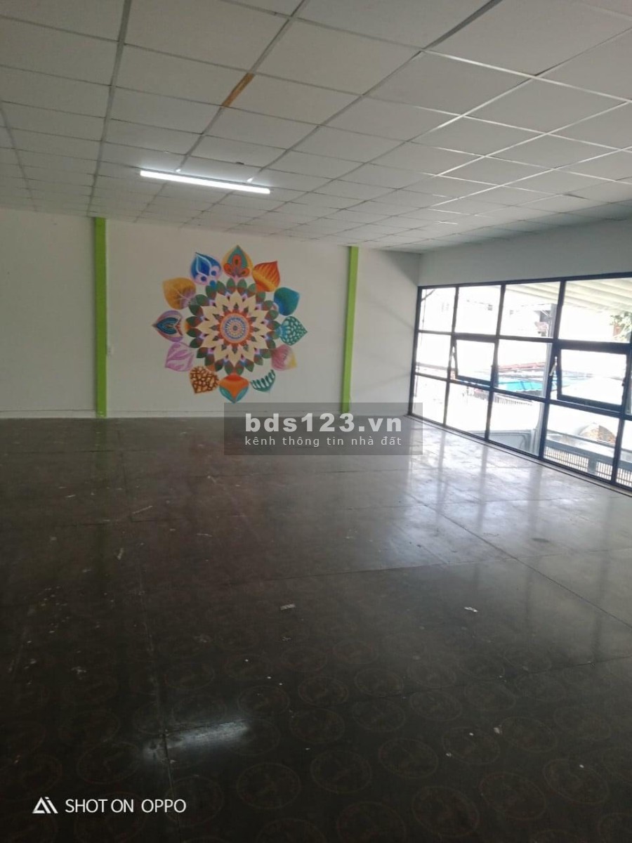 Cho thuê mặt bằng 1 trệt + 1 lầu diện tích hơn 400m2, đường số Tân Quy Quận 7