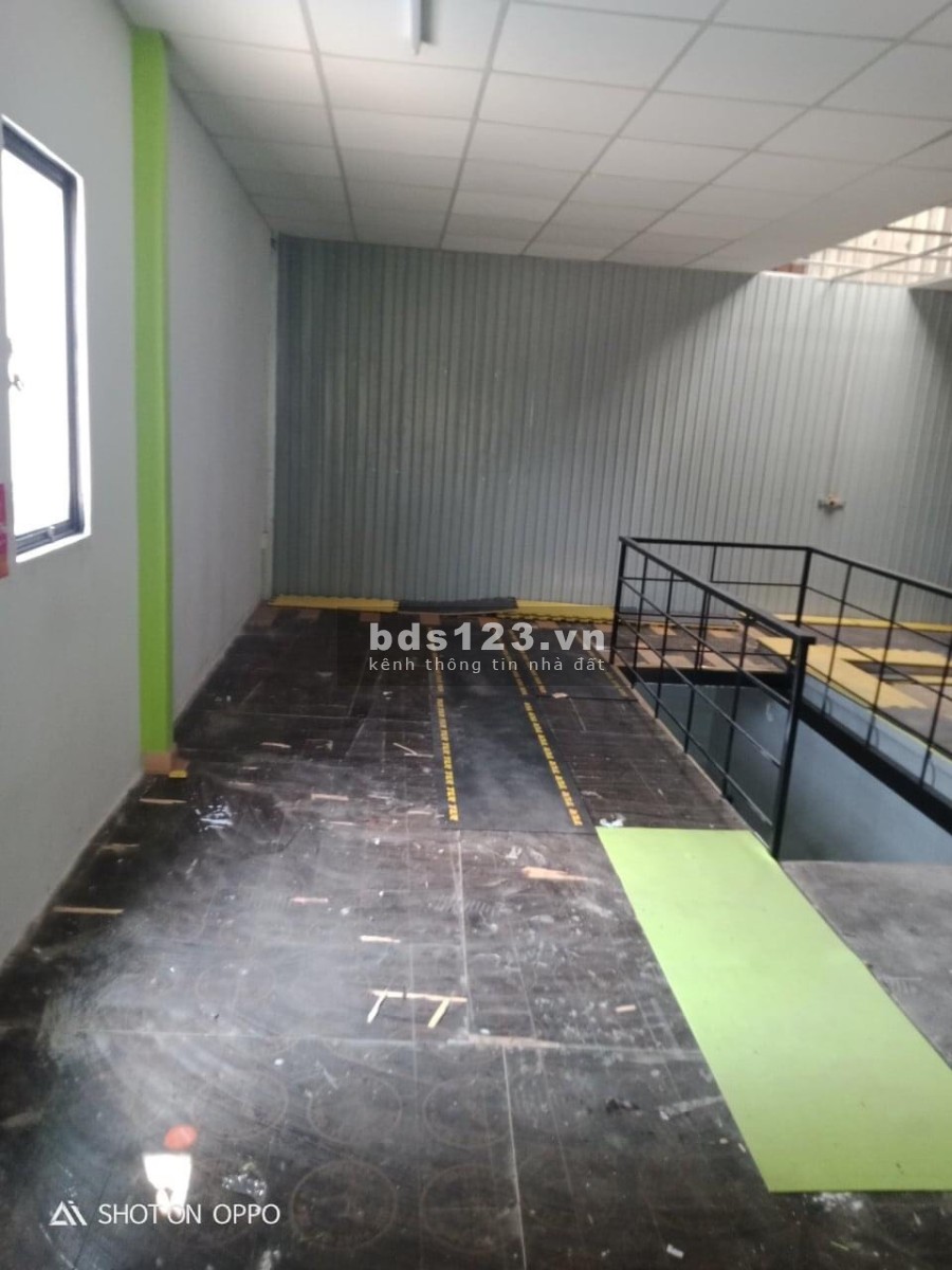 Cho thuê mặt bằng 1 trệt + 1 lầu diện tích hơn 400m2, đường số Tân Quy Quận 7