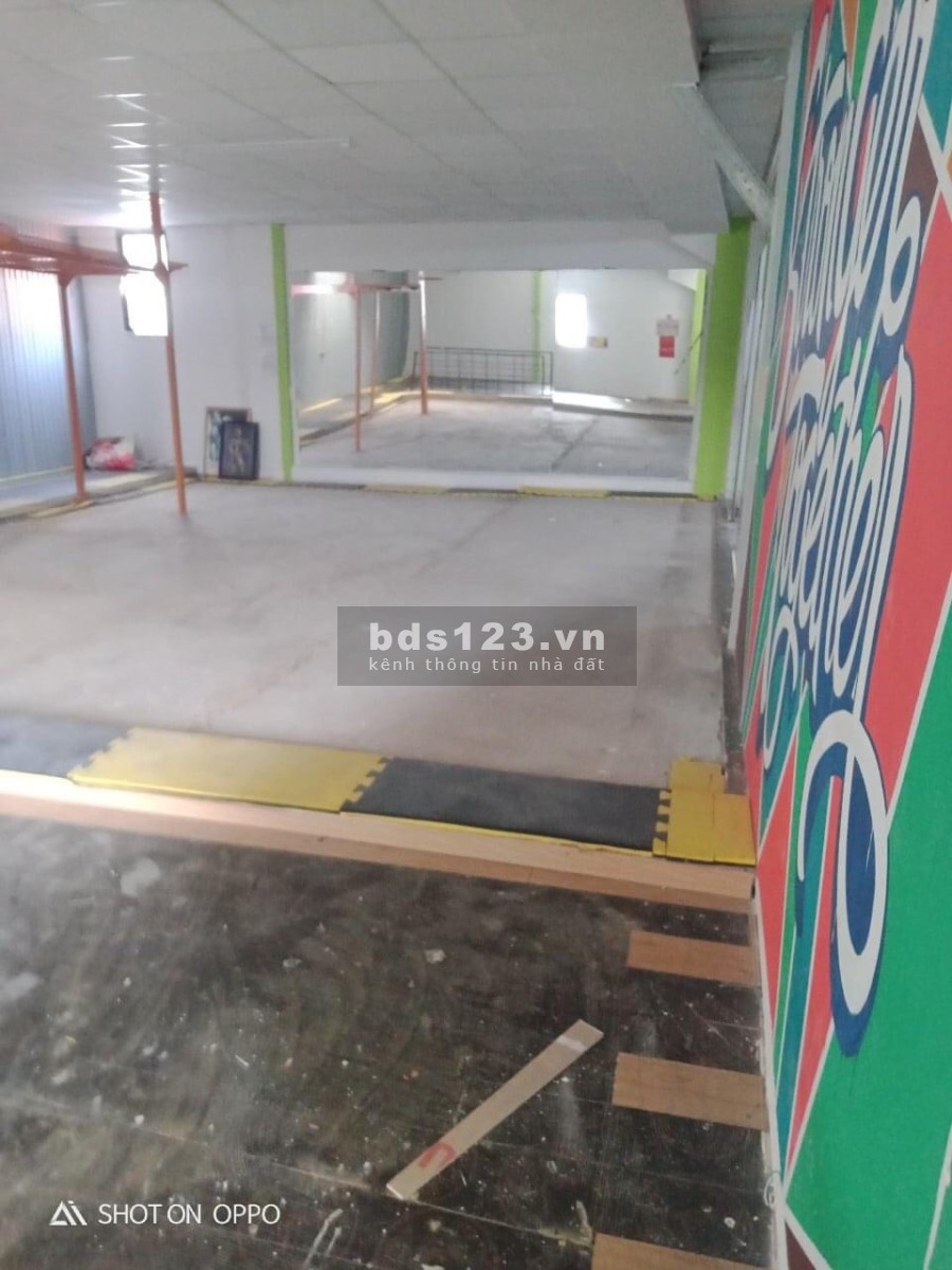 Cho thuê mặt bằng 1 trệt + 1 lầu diện tích hơn 400m2, đường số Tân Quy Quận 7