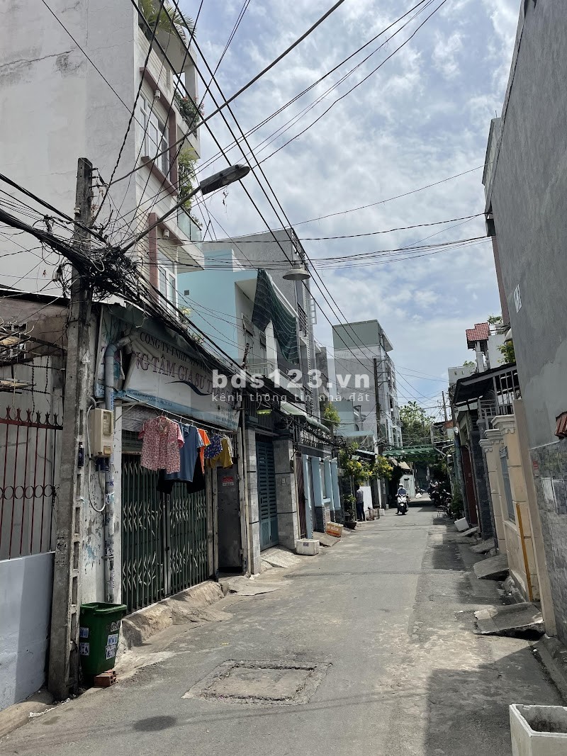 Tân Sơn f12 hẻm nhựa 6m ôtô đậu trong nhà dtsd 8x17 3 lầu dtsd 136m2 giá 12.7 tỷ LH: 0982643339