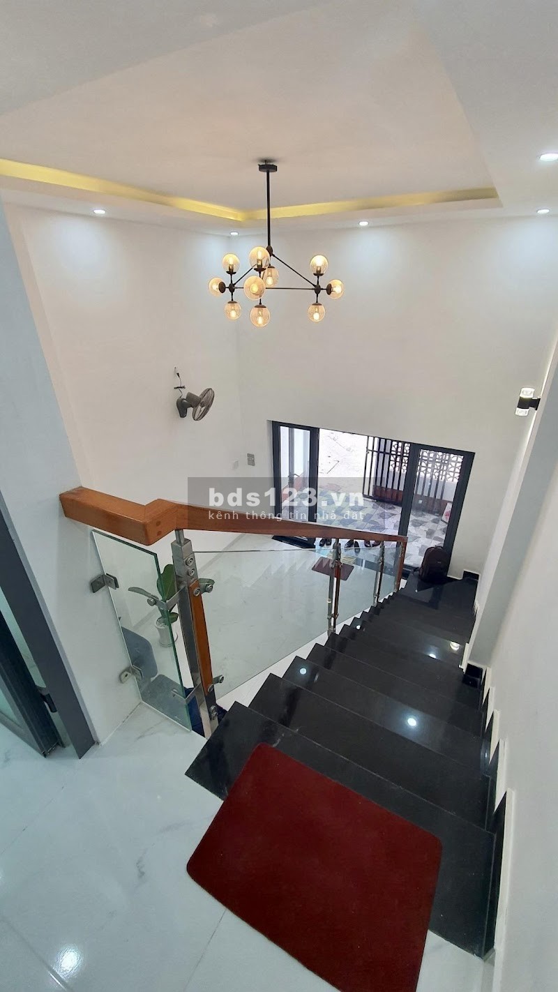Bán nhà đường số 8 phường 11 Quận Gò Vấp dtsd 4.1x15 61m2 nhà đẹp 2 tầng LH: 0982643339