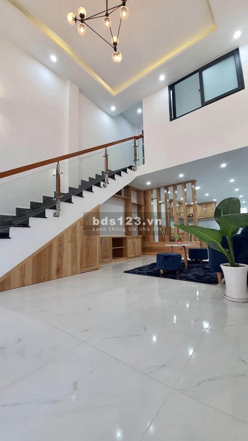 Bán nhà đường số 8 phường 11 Quận Gò Vấp dtsd 4.1x15 61m2 nhà đẹp 2 tầng LH: 0982643339