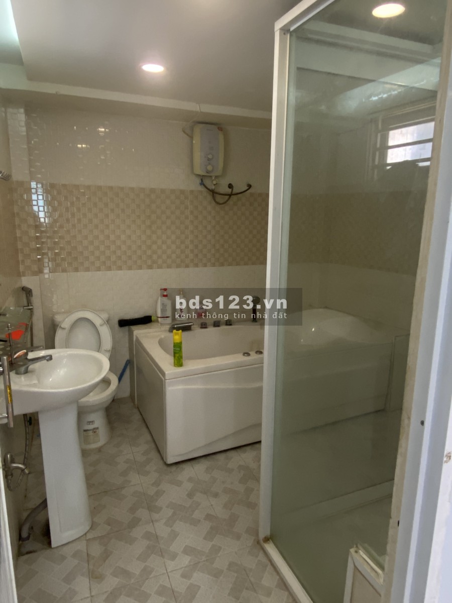 Cho thuê nhà nguyên căn chính chủ dtsd 100m2, 1 lầu, mt 958 Hậu Giang, Quận 6, khu an ninh
