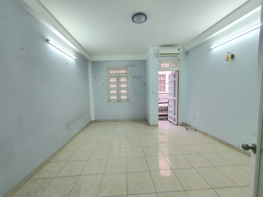Bán nhà nguyên căn Gò Vấp, Nguyễn Văn Nghi, đúc 4 tầng, dt 36m2, giá bán 4 tỷ, cách hxh 50m