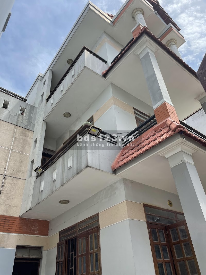 Tân Sơn f12 hẻm nhựa 6m ôtô đậu trong nhà dtsd 8x17 3 lầu dtsd 136m2 giá 12.7 tỷ LH: 0982643339
