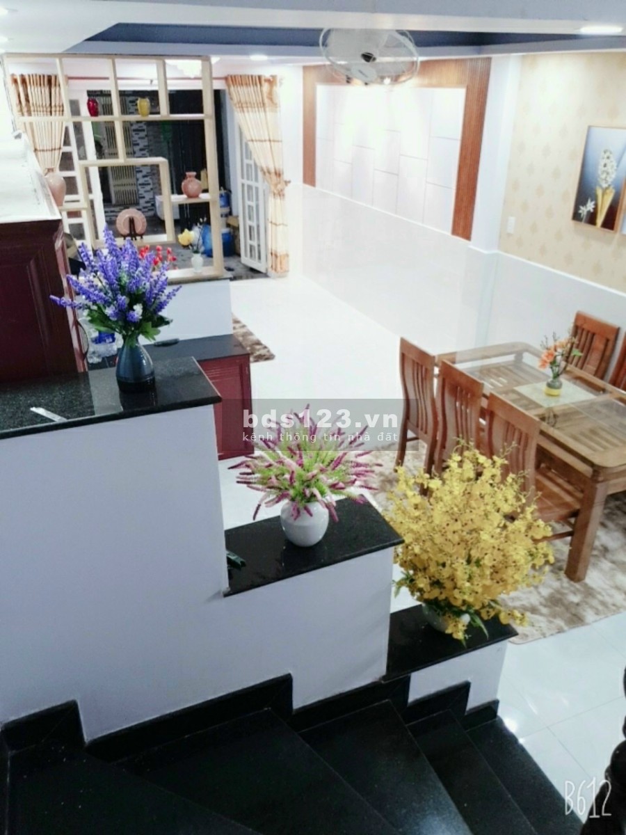 Nhà 1 sẹc diện tích 80m2 2PN giá 680 triệu sổ riêng (được vay 80%), Hóc Môn bàn giao ngay