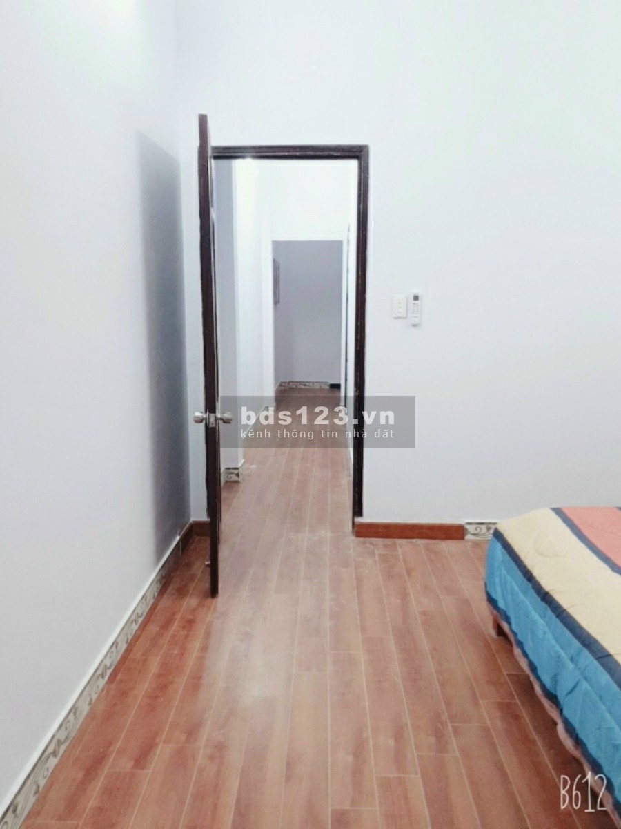 Nhà 1 sẹc diện tích 80m2 2PN giá 680 triệu sổ riêng (được vay 80%), Hóc Môn bàn giao ngay
