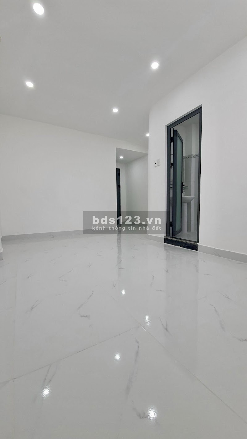Bán nhà đường số 8 phường 11 Quận Gò Vấp dtsd 4.1x15 61m2 nhà đẹp 2 tầng LH: 0982643339