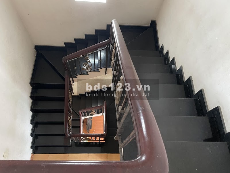 Tân Sơn f12 hẻm nhựa 6m ôtô đậu trong nhà dtsd 8x17 3 lầu dtsd 136m2 giá 12.7 tỷ LH: 0982643339