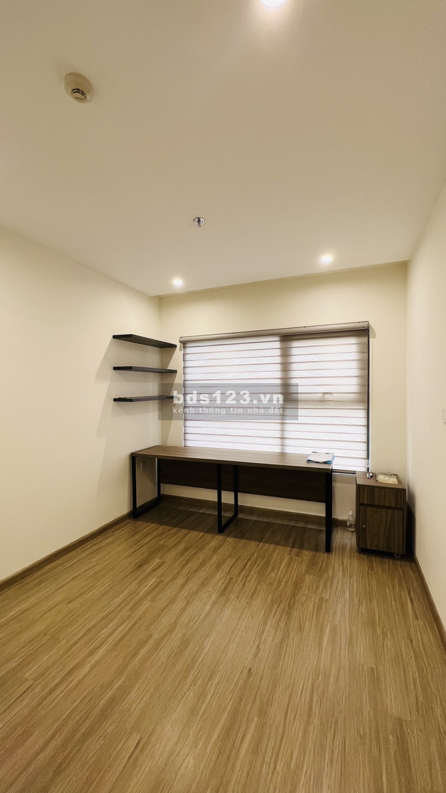 Cần tiền bán gấp căn chung cư 2 ngủ + 1 vs. Cắt lỗ pháp lý bàn giao đầy đủ nội thất, lh 0982143388