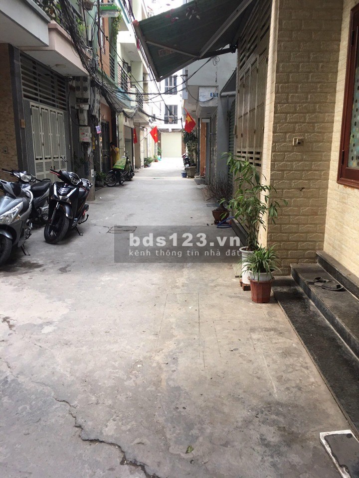 Bán gấp nhà đẹp Ngọc Thuỵ-Long Biên 45m2-5 tầng-lô góc-giá chỉ hơn 4 tỷ!