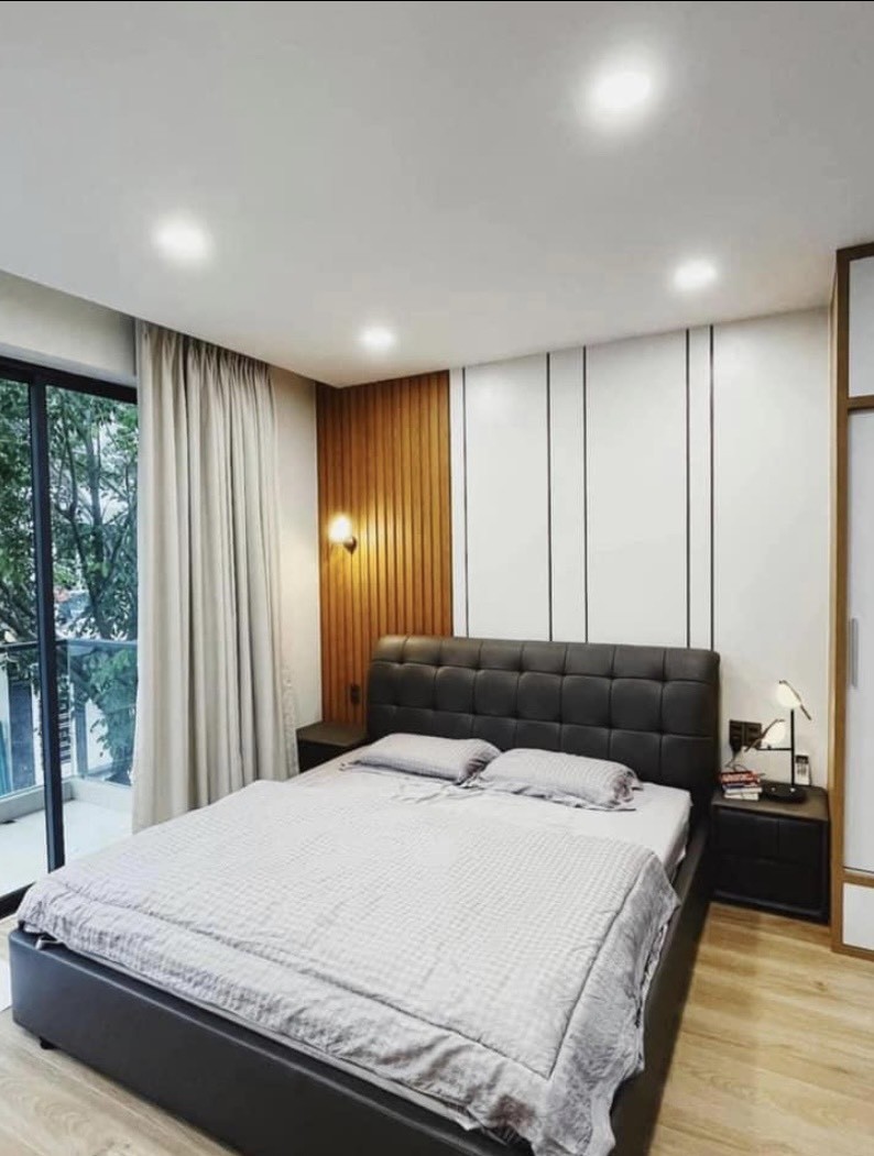 Nằm trong khu biệt thự mặt tiền đường lớn, 2 tầng, diện tích 126m2 giá chào 18,5 tỷ TL