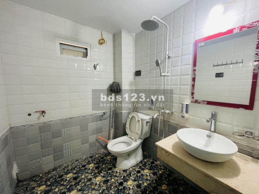 Chính chủ cần bán căn nhà tại Mỹ Đình Hà Nội, giá bán 4.65 tỷ, liên hệ 0963005936.