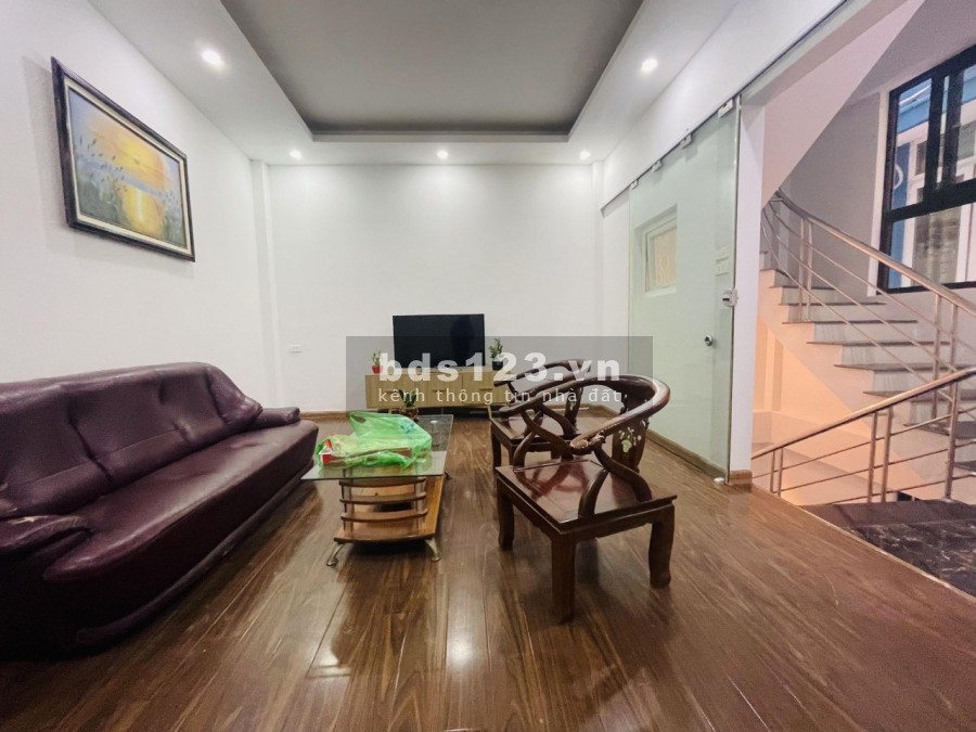 Chính chủ cần bán căn nhà tại Mỹ Đình Hà Nội, giá bán 4.65 tỷ, liên hệ 0963005936.