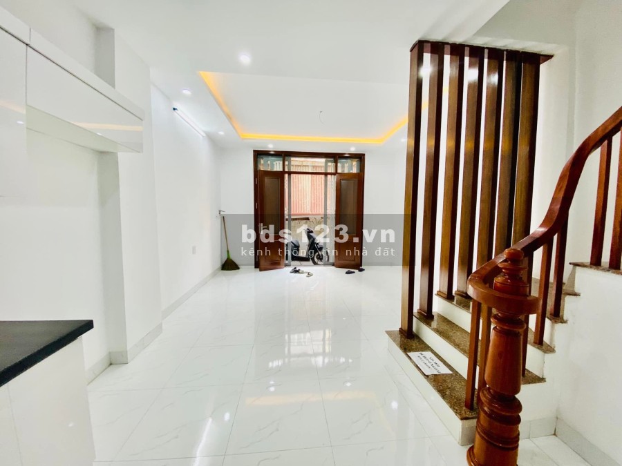 Cần bán nhà siêu phẩm ngõ 68 Cầu Giấy diện tích sử dụng 45m2, 6 tầng, giá bán 5.6 tỷ