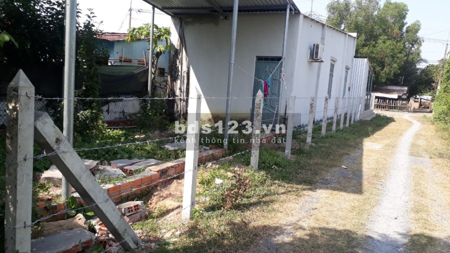 Bán nhà 184m2 Huyện Củ Chi ngay UB Phước Hiệp, có sổ, giá rẻ liên hệ 0913147356