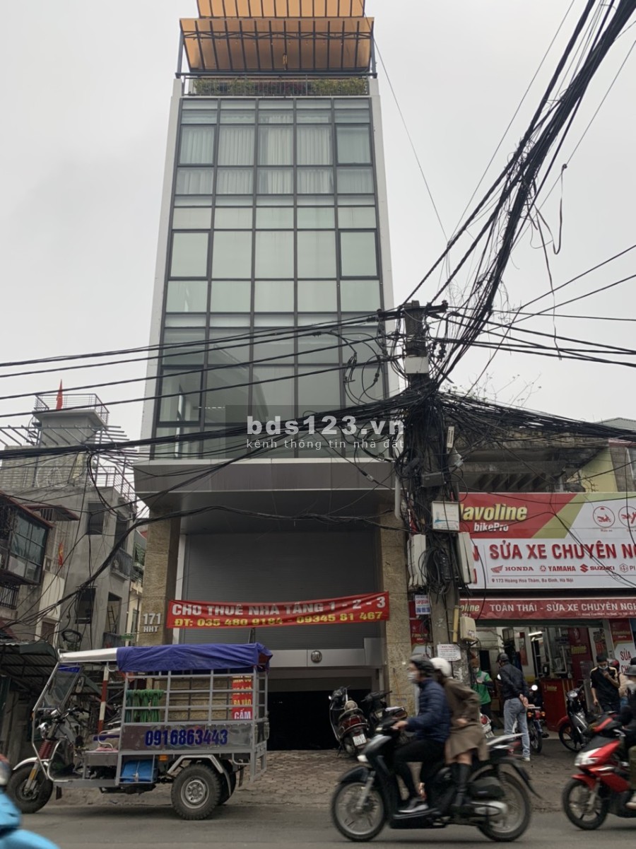 Cho thuê tầng 1-2-3. Diện tích 100m2/1 sàn mặt đường 171 Hoàng Hoa Thám (có hầm và thang máy)