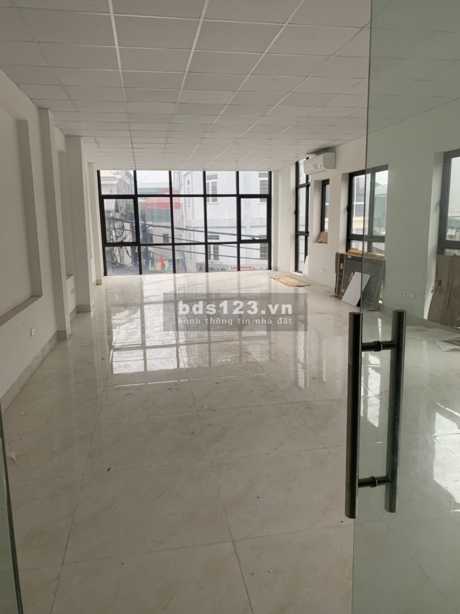 Cho thuê tầng 1-2-3. Diện tích 100m2/1 sàn mặt đường 171 Hoàng Hoa Thám (có hầm và thang máy)