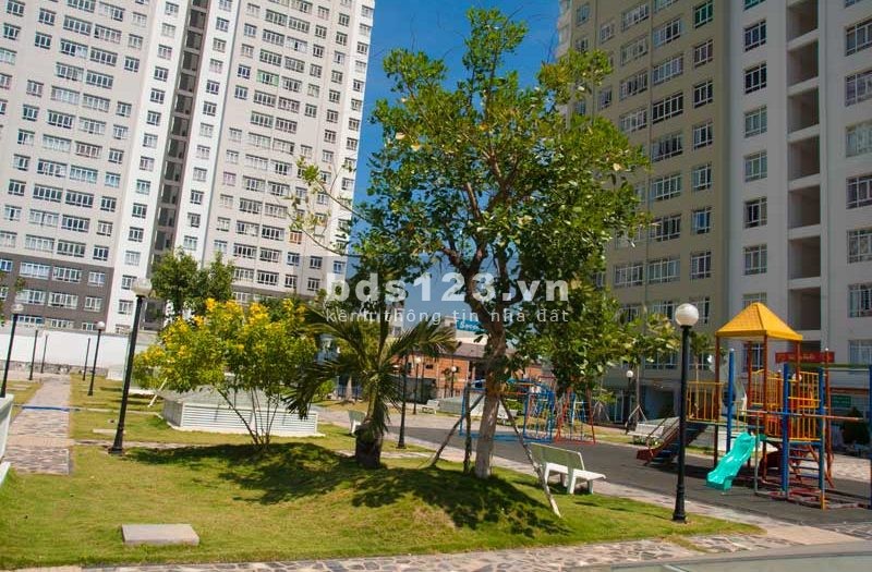 Chính chủ cho thuê căn hộ Giai Việt giá tốt, nhà có sẵn, sạch sẽ, khách có thể vào ở liền