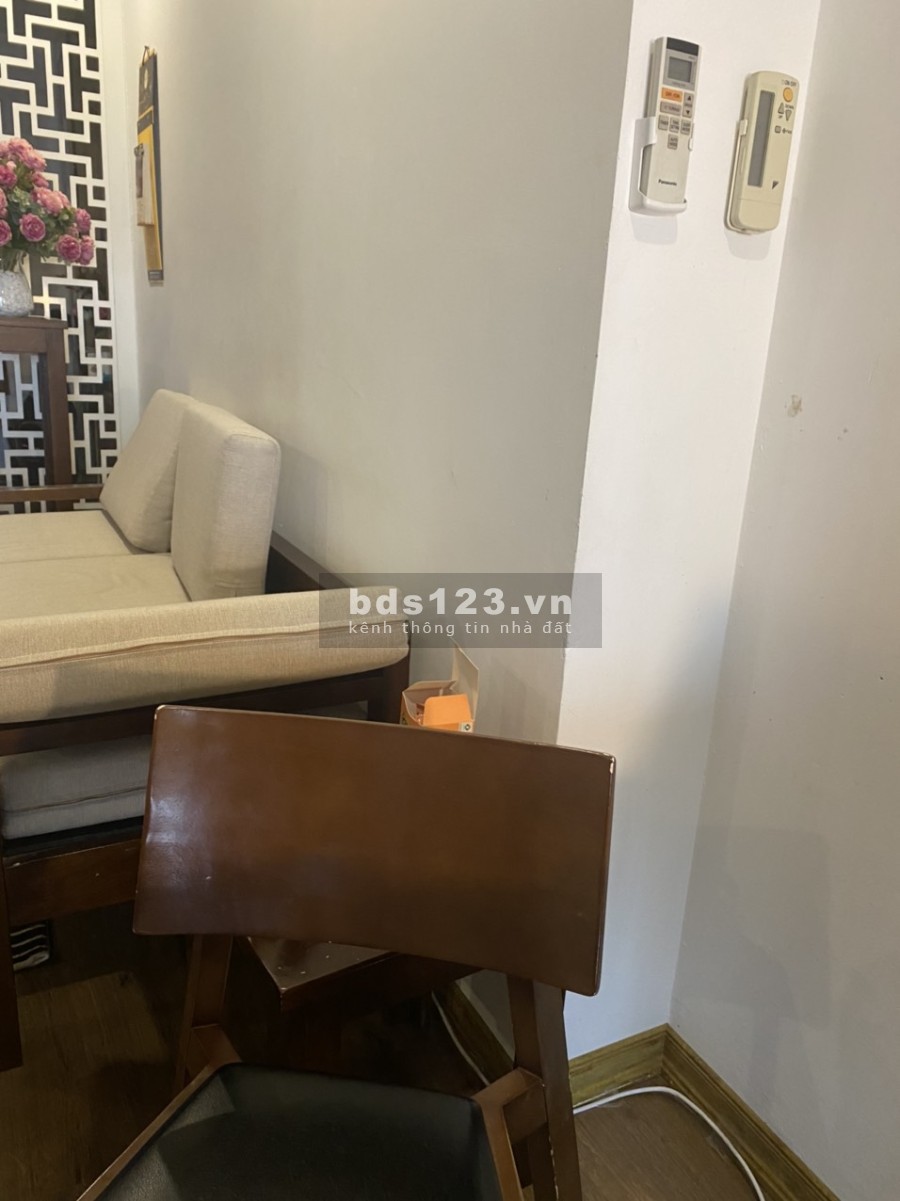 Bán nhà nguyên căn còn mới, kiến trúc nhà đẹp gần mặt phố (cách 1 nhà) giá thoả thuận