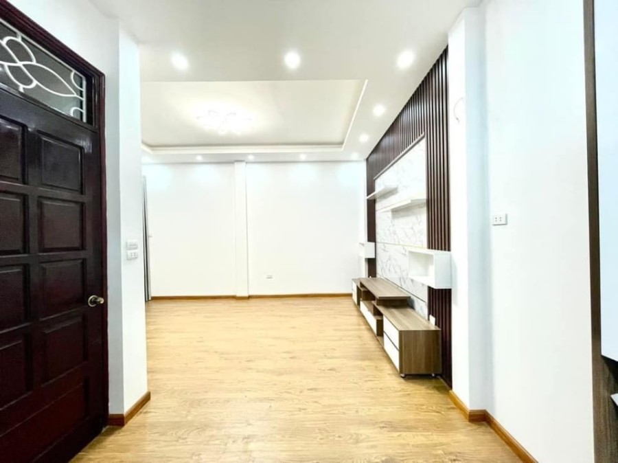 Nhà đẹp phố Ngọc Trì, gần Aeon, thiết kế hiện đại, ngõ thông ô tô, an sinh đỉnh diện tích 40m2