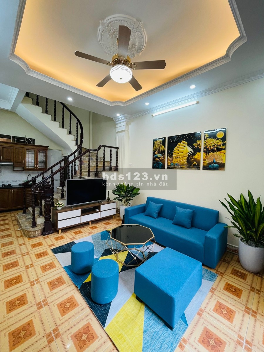 Bán nhà nguyên căn đúc 5 tầng, ở hay đầu tư đều được, diện tích 34m2, giá nhỉnh 3 tỷ, lhc