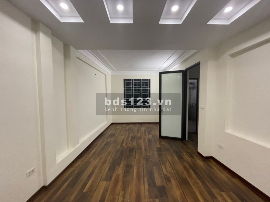 Bán nhà đẹp nguyên căn phố Kim Giang, 2 mặt thoáng, diện tích 32m2, 5 tầng đúc, giá 3.4 tỷ