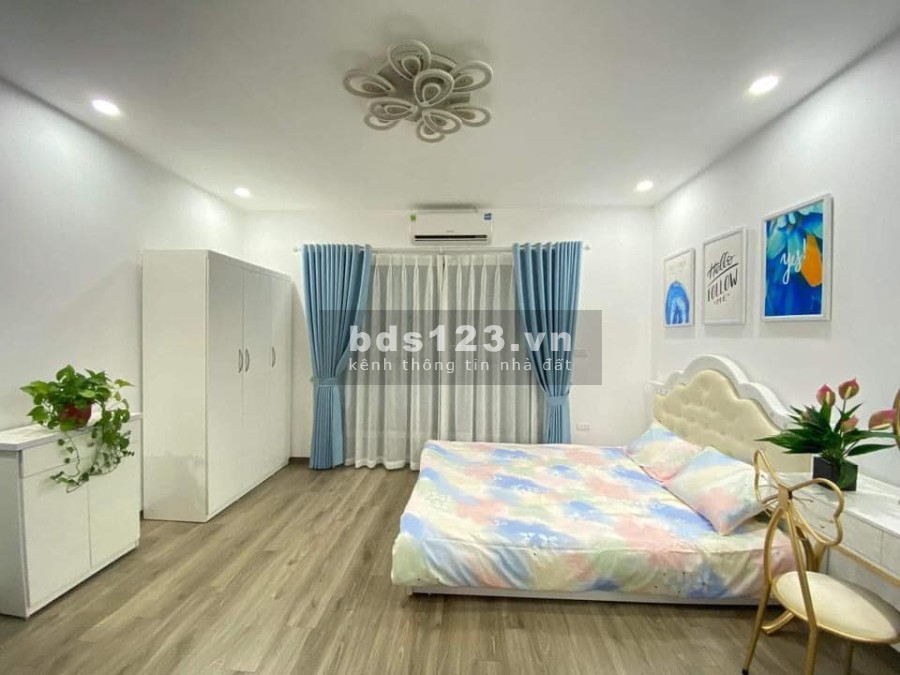 Bán nhà Cầu Giấy diện tích sử dụng 36m2, đúc 5 tầng, gần đường ô tô, giá chỉ 3.8 tỷ, lhcc