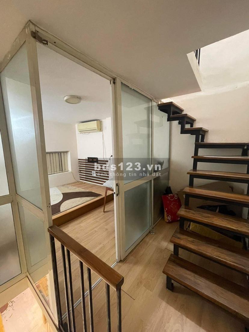 Bán nhà mặt phố Yên Phụ, dtsd 20m2, đúc 4 tầng, ô tô tránh, kinh doanh sầm uất, nhỉnh 2 tỷ