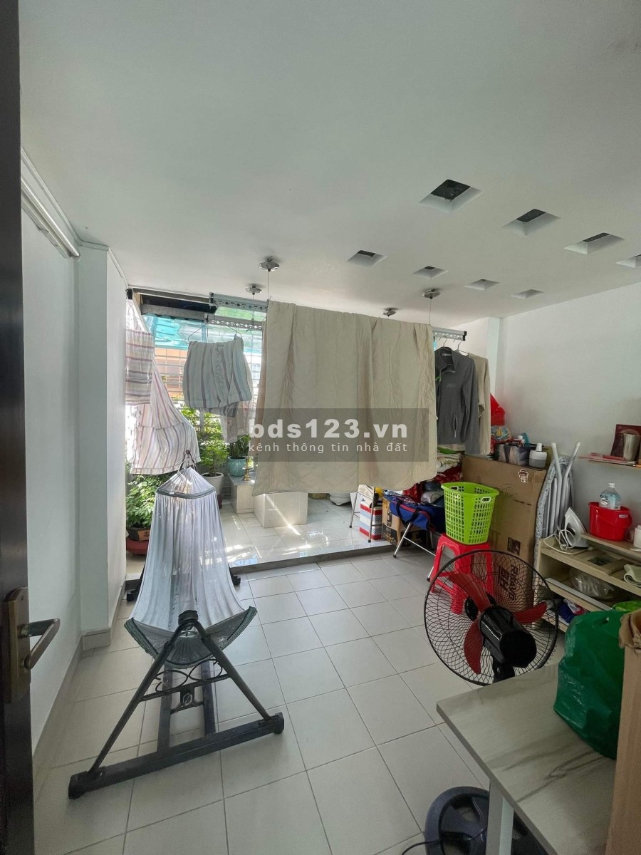 Nhà mới đẹp đường Tô Hiến Thành 4 tầng đúc, cạnh CV Lê Thị Riêng, tặng toàn bộ nội thất 5.8 tỷ
