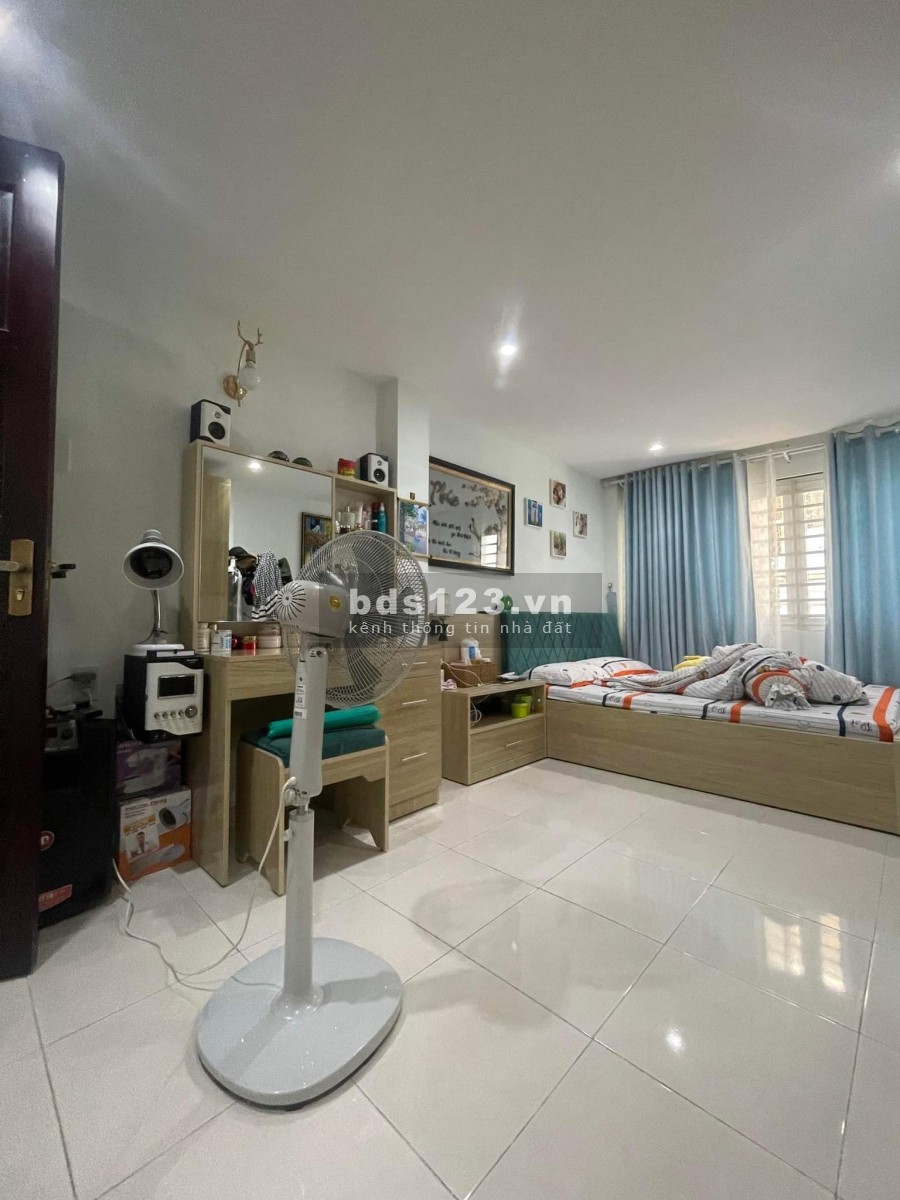 Nhà mới đẹp đường Tô Hiến Thành 4 tầng đúc, cạnh CV Lê Thị Riêng, tặng toàn bộ nội thất 5.8 tỷ