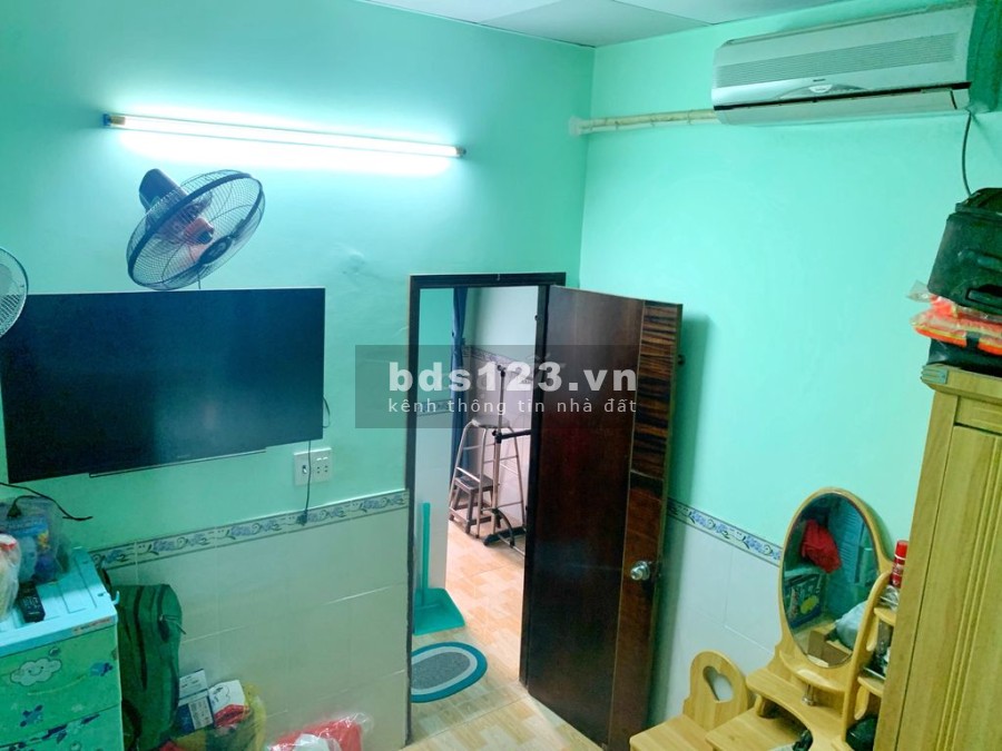 Bán nhà phố diện tích 4x8m, 2pn, 2wc 1 lầu ngay Chợ Hưng Long dự án The Sol City