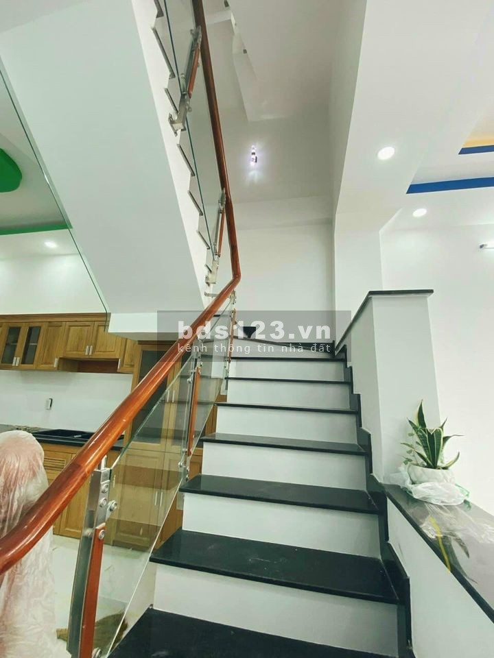 Bán nhà hẻm 436a đường 3/2 Quận 10, 4 tầng đúc kiên cố, hẻm xe hơi giá bán chỉ nhỉnh 6 tỷ