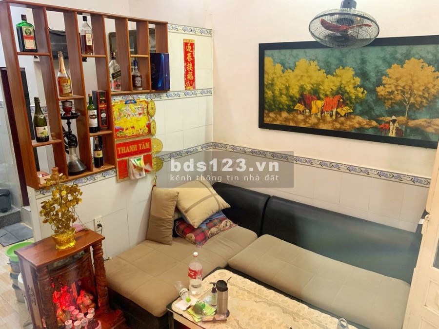 Bán nhà phố diện tích 4x8m, 2pn, 2wc 1 lầu ngay Chợ Hưng Long dự án The Sol City