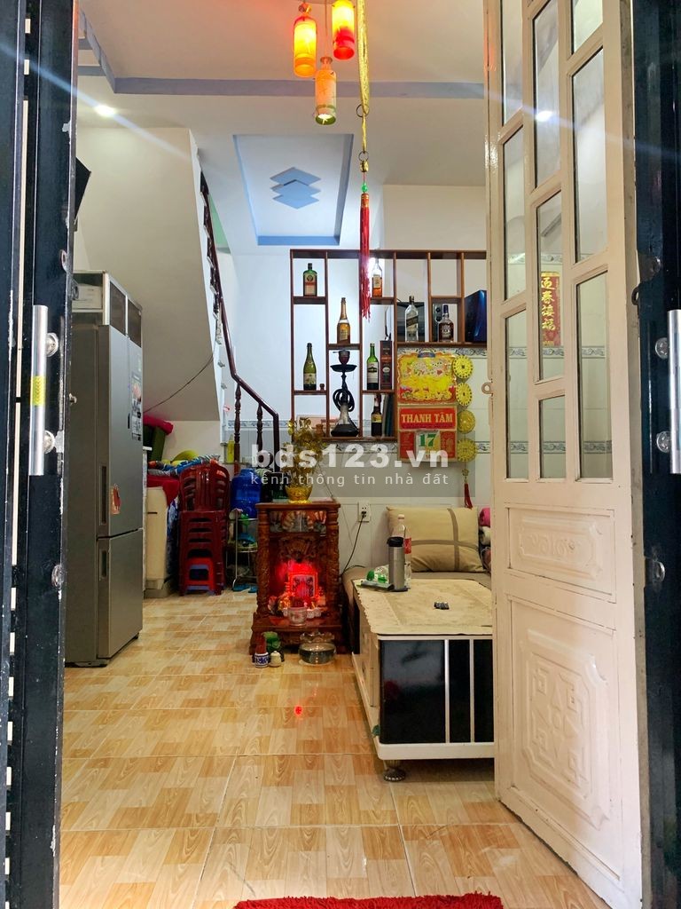 Bán nhà phố diện tích 4x8m, 2pn, 2wc 1 lầu ngay Chợ Hưng Long dự án The Sol City