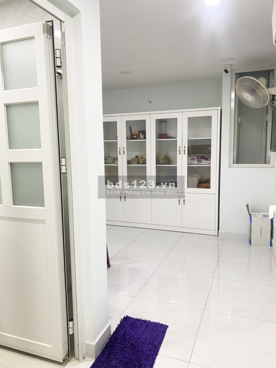 Bán nhà tổng diện tích 245m2 đường rộng 16 m Lâm Văn Bền, phường Tân Kiểng, Quận 7