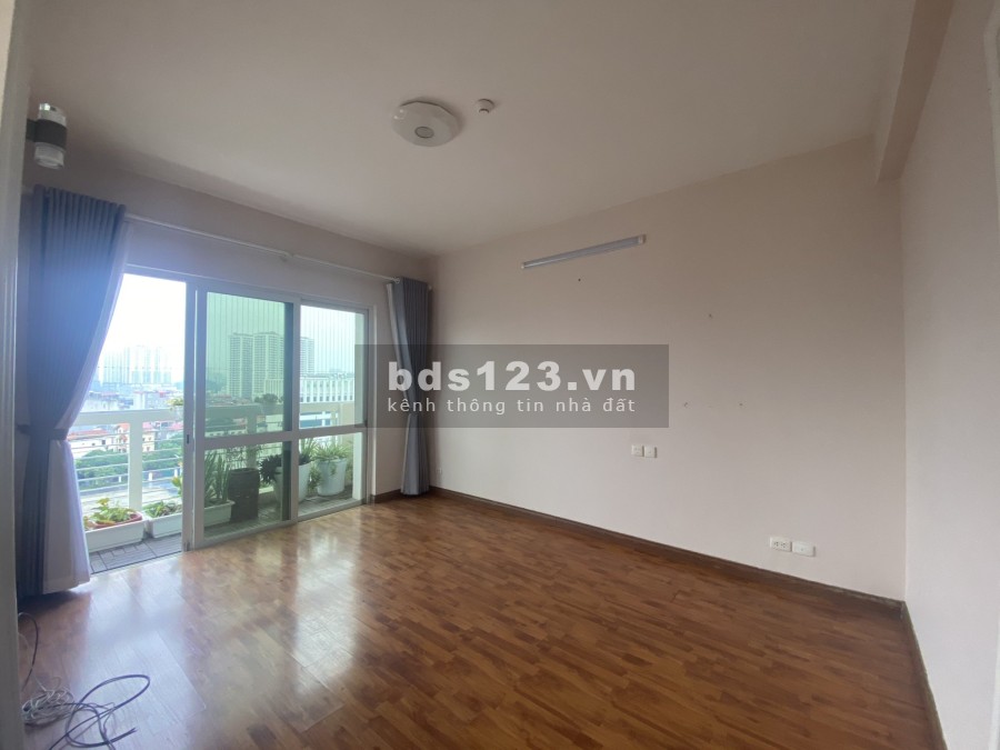 Chính chủ cần bán gấp căn hộ E5 - Ciputra Tây Hồ, dt 123m2, 3 ngủ, đồ cơ bản. Lh: 0966286718